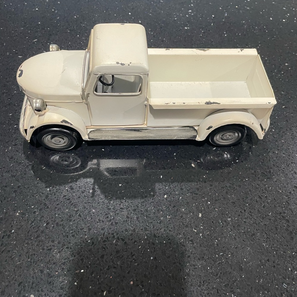 🆕Metal Vintage Truck